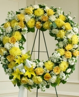Yellow and white standing wreath